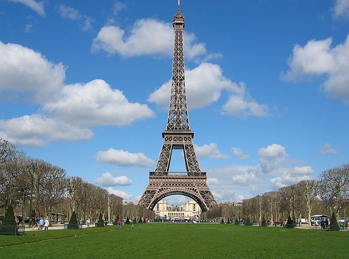 Featured image of post Foto Torre Eiffel Para Montaje / La primera vez que subí a la torre eiffel, como no, la primera vez que visitaba parís, lo hice con una cámara analógica.